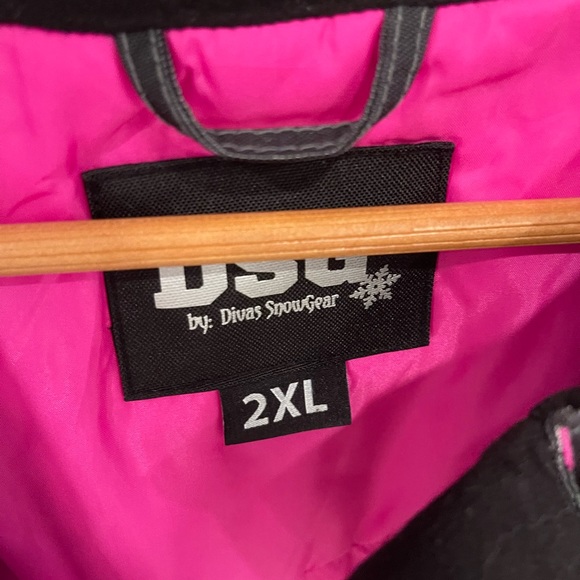 Diva Snow Gear Snowmobile Jacket - Picture 2 of 3